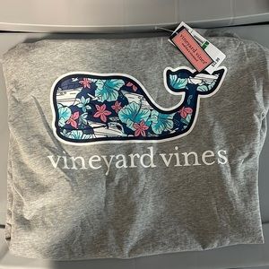 NWT vineyard vines t-shirt